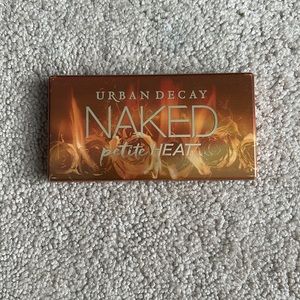 Urban Decay Petite Heat pallets